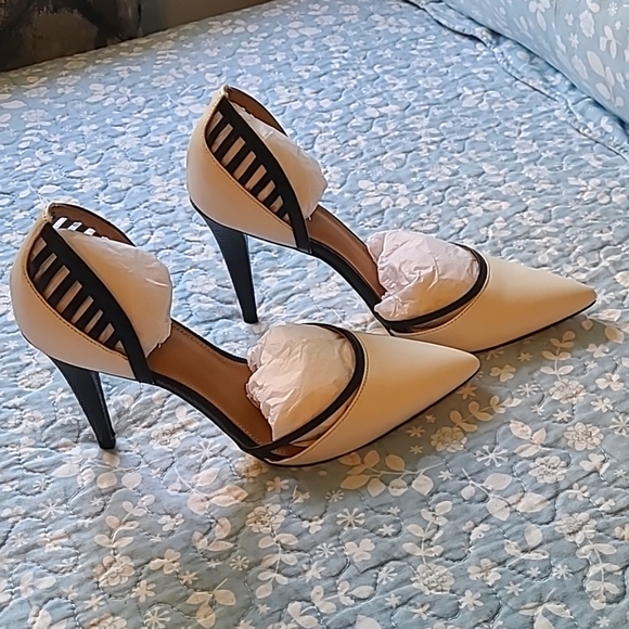 Calvin Klein Gilia Kid Skin D'orsay Pumps - Picture 5 of 9